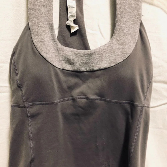 Lululemon Size 4  Racerback Tank Top Built In Bra - Picture 4 of 16